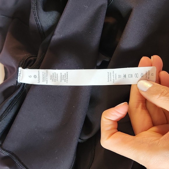 Lululemon In Movement Tight - 19" inseam, 3/4 length - Picture 12 of 12